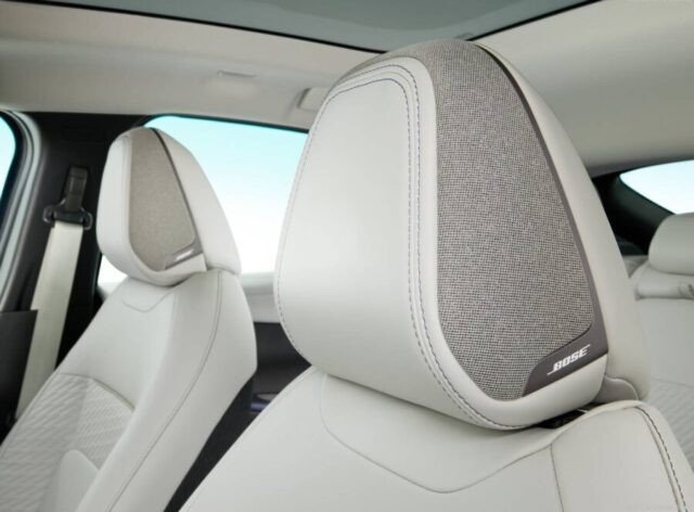 Nissan Leaf 2026 interior bancos