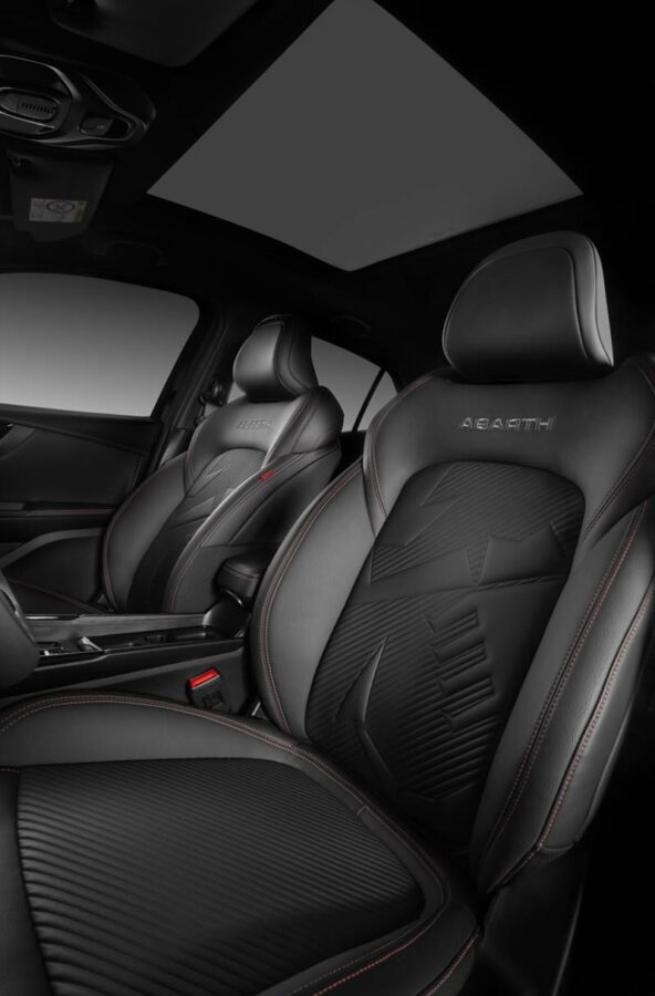 interior pulse abarth 2026