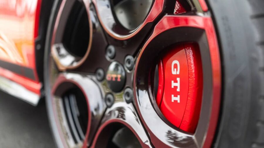 VW Golf GTI 2026 - Preste a chegar ao Brasil esportivo ganha versão mais potente da sua história 3 golf gti edition 50