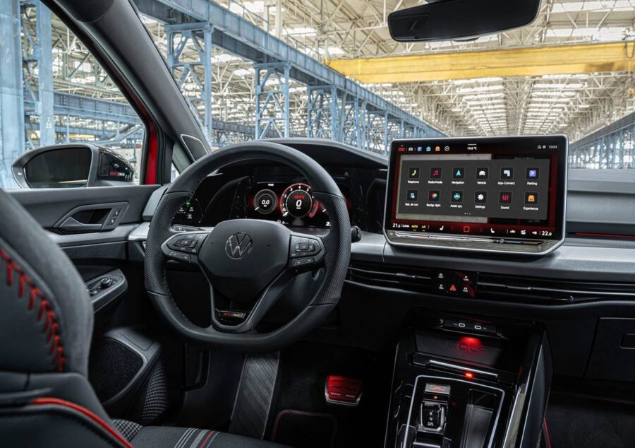 VW Golf GTI 2026 - Preste a chegar ao Brasil esportivo ganha versão mais potente da sua história 7 golf gti edition 50 interior