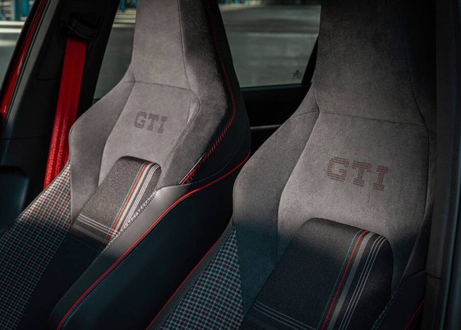 VW Golf GTI 2026 - Preste a chegar ao Brasil esportivo ganha versão mais potente da sua história 6 golf gti edition 50 interior bancos