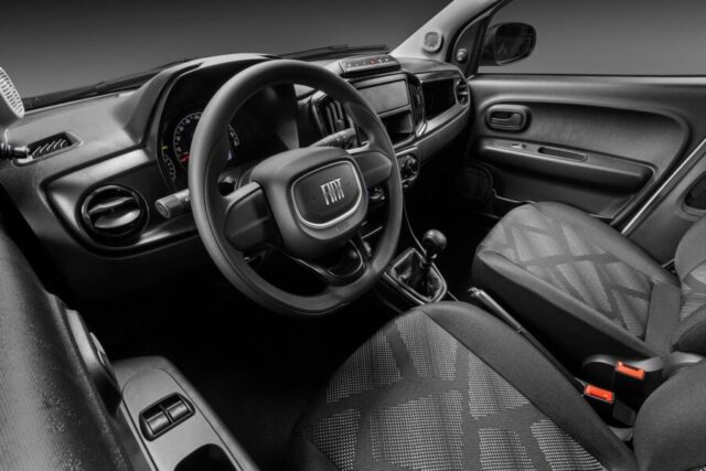 Fiat Mobi interior