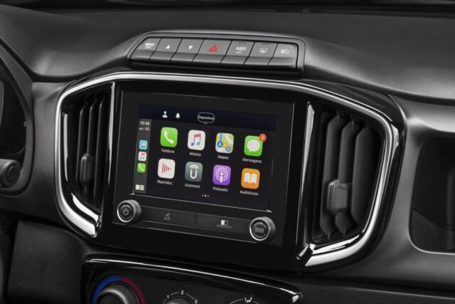 Fiat Mobi Trekking 2026 interior central multimidia