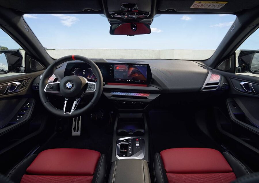 Nova BMW Serie 2 Gran Coupe 2026 já está no Brasil por R$ 320.950. Confira em detalhes 10 BMW Serie 2 gran coupé 2026 interior painel