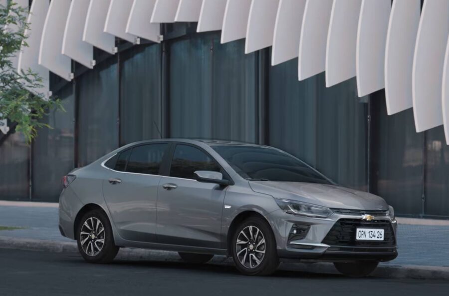 Novo Onix 2026 é revelado oficialmente, confira os preços e versões 9 Chevrolet Onix Plus 2026