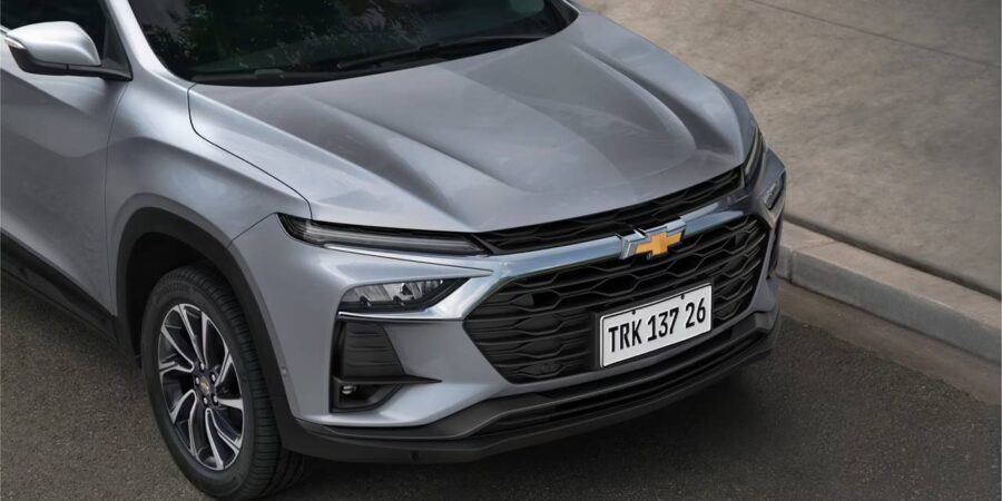 Chevrolet Tracker 2026 - Evolui, porém mantém erros. Confira versões, preços, equipamentos, motores e consumo 1 chevrolet tracker 2026 detalhe dianteira