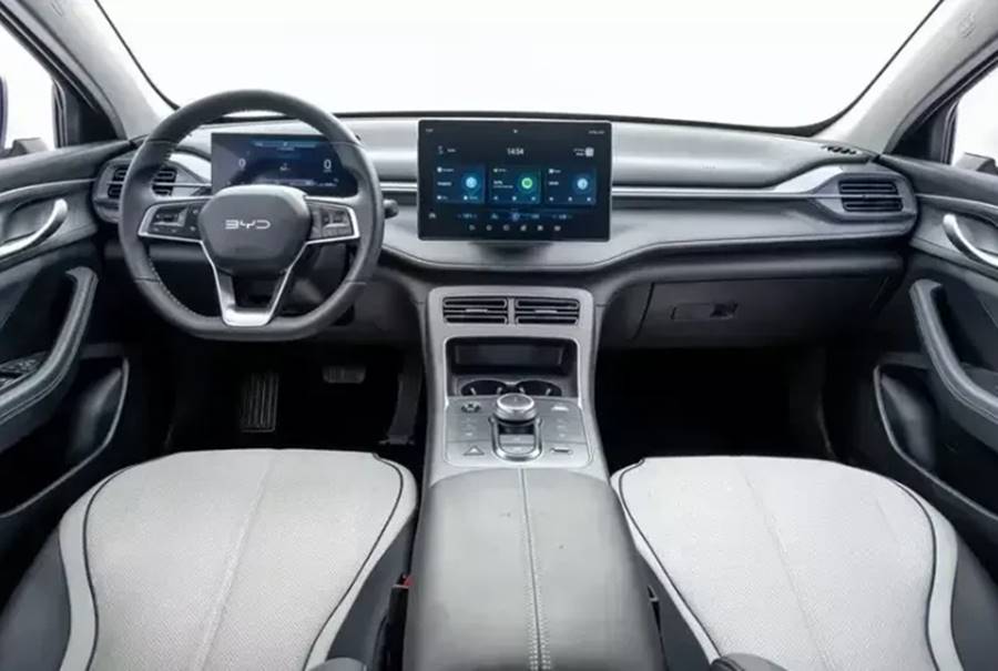 BYD King 2026 ganha pacote ADAS e sai por R$ 169.990 8 interior byd king 2026