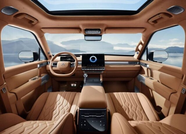 Dongfeng M-Hero M817 interior