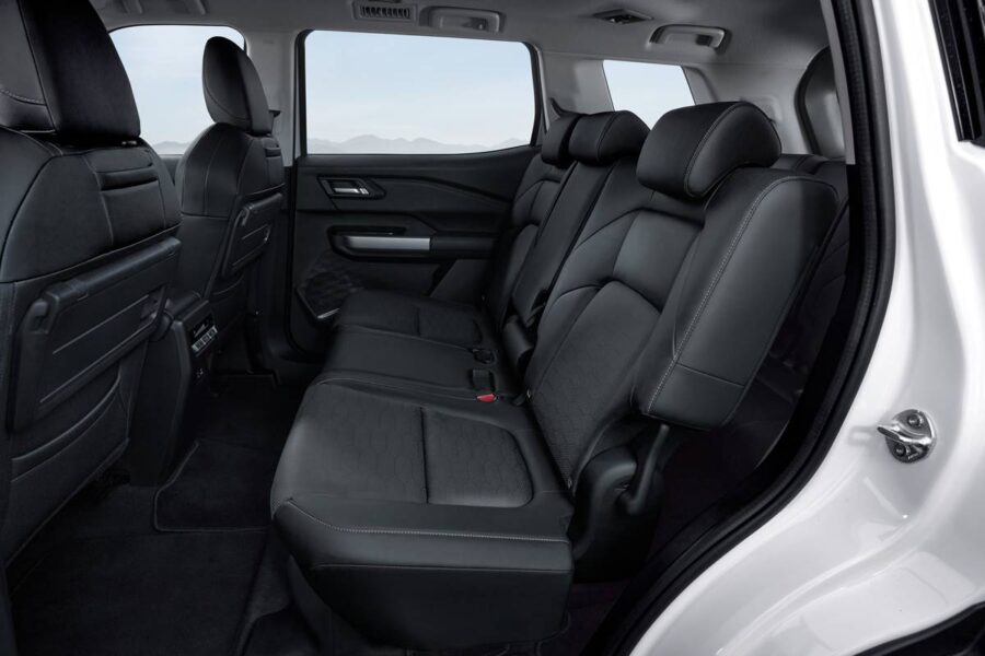 Mitsubishi Destinator: O Novo SUV de 7 Lugares que deve vir ao Brasil 6 Mitsubishi Destinator interior bancos traseiros