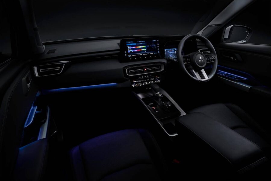 Mitsubishi Destinator: O Novo SUV de 7 Lugares que deve vir ao Brasil 8 Mitsubishi Destinator interior painel