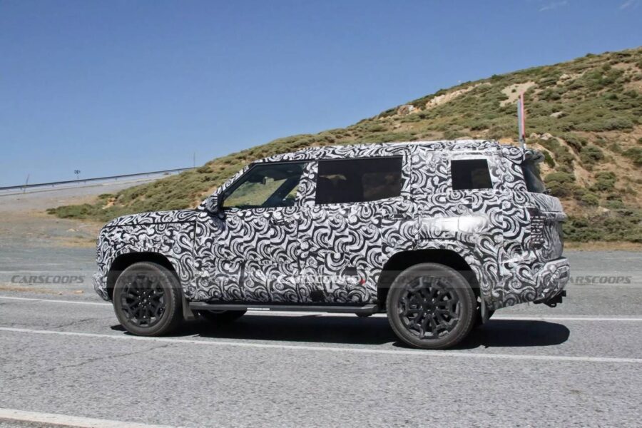 Mitsubishi Pajero Full 2026 - Nova geração é flagrada pela primeira vez 5 Mitsubishi Pajero Full 2026 2027