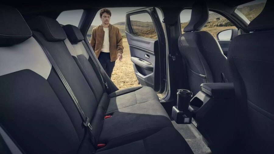 Novo Renault Duster 2026 é flagrado no Brasil, será que teremos a nova geração? 5 Novo Renault Duster 2026 banco traseiro