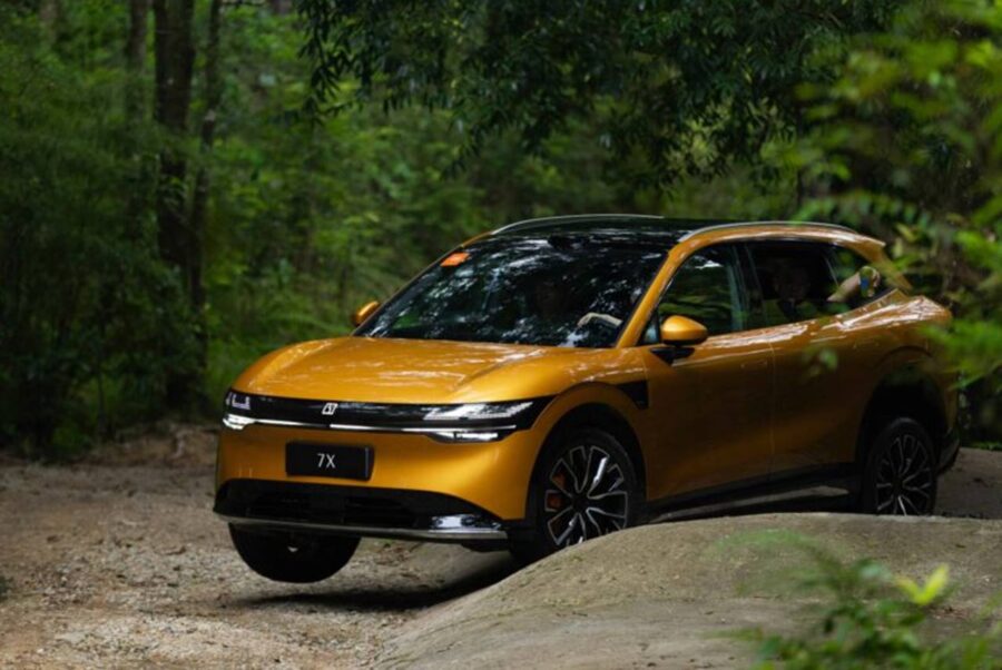 Zeekr 7X 2026 - SUV elétrico de 650 cv de 0 a 100 km/h em 3.8 segundos já está em pré-venda no Brasil 4 zeekr 7x 2026