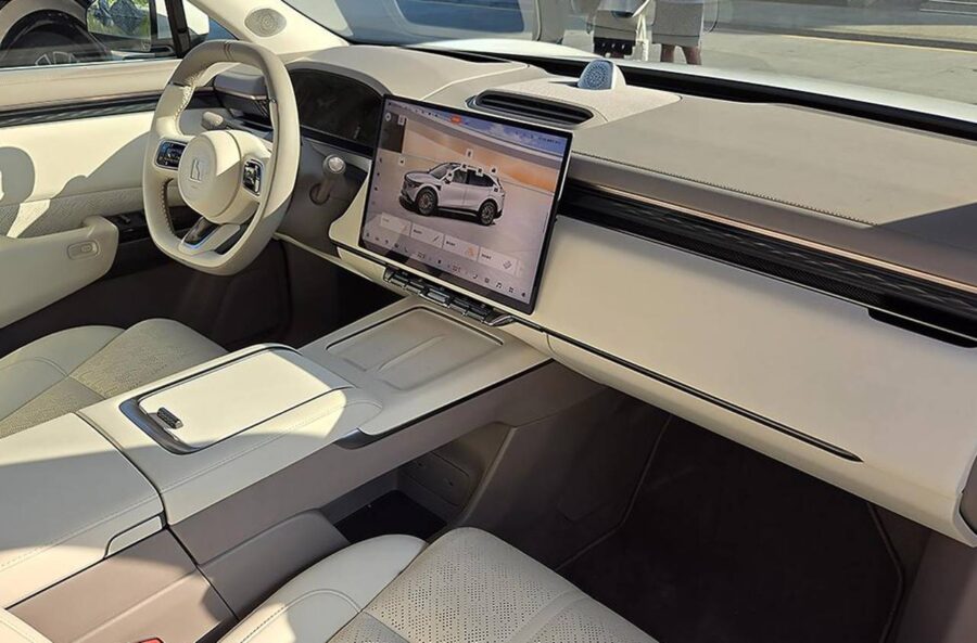 Zeekr 7X 2026 - SUV elétrico de 650 cv de 0 a 100 km/h em 3.8 segundos já está em pré-venda no Brasil 6 zeekr 7x 2026 interior