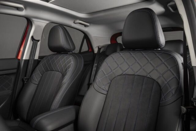 Ora 03 BEV58 interior bancos