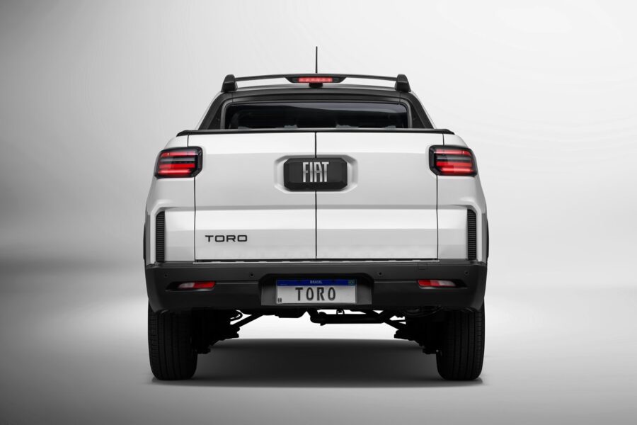 Nova Fiat Toro 2026 chega com visual atualizado por R$ 159.490, confira o que mudou 3 Fiat Toro 2026 traseira