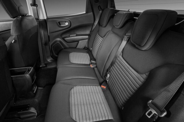 Fiat Toro Endurance 2026 interior banco traseiro