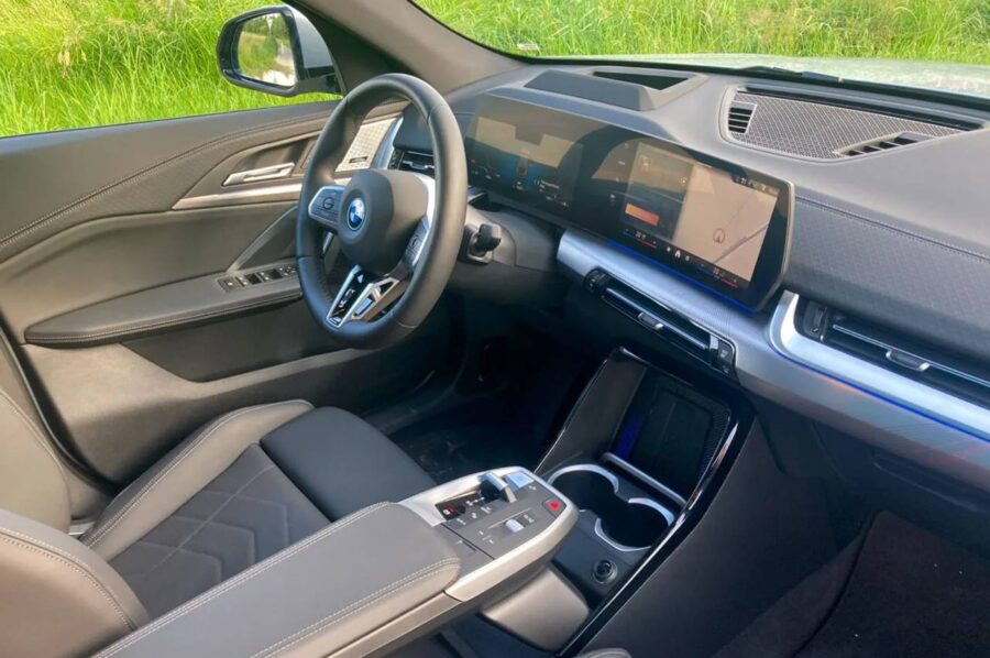 BMW X2 2026 - Em detalhes, com versões, equipamentos e preços 9 interior bmw x2 2026