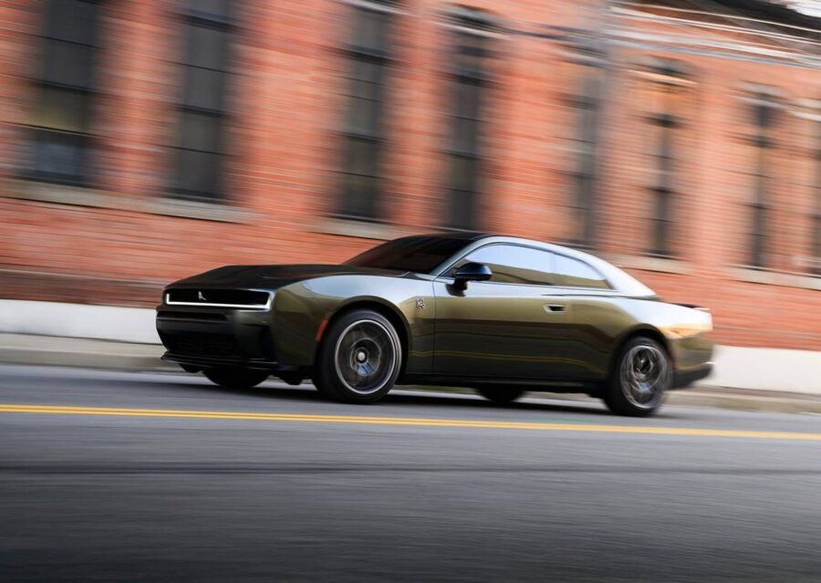 Dodge Charger 2026 - Após fracasso da versão elétrica esportivo ganha versão a combustão com 558 CV 7 novo charger r/t 2026