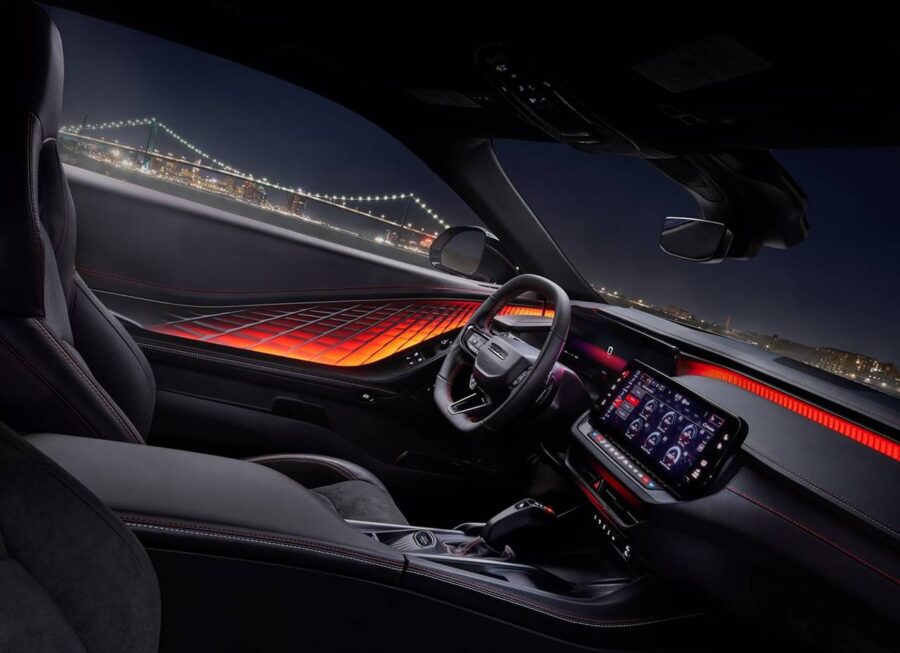 Dodge Charger 2026 - Após fracasso da versão elétrica esportivo ganha versão a combustão com 558 CV 5 interior dodge charger 2026