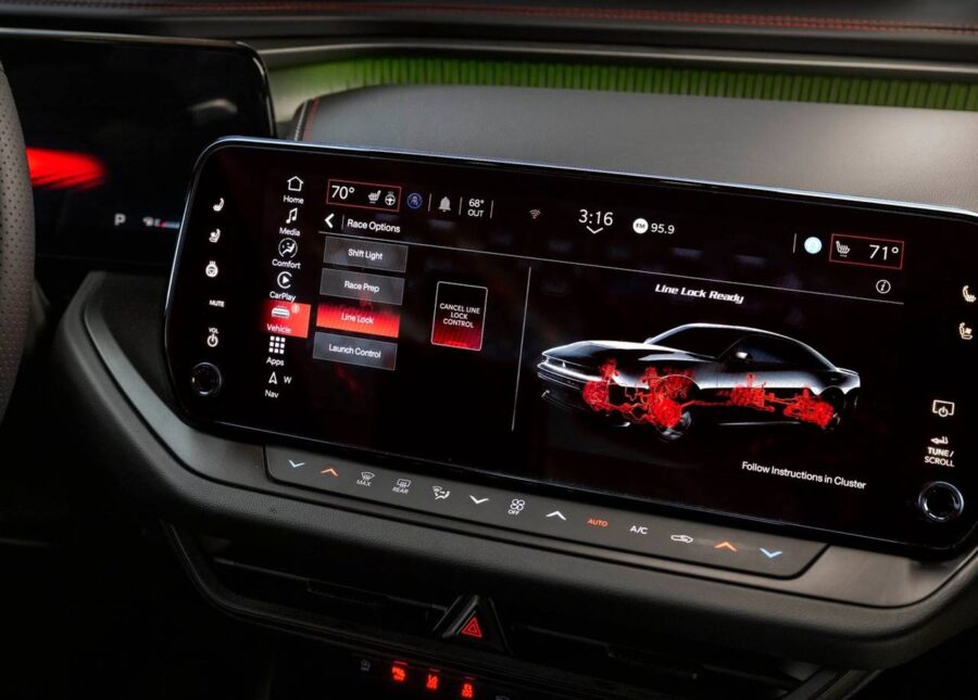 Dodge Charger 2026 - Após fracasso da versão elétrica esportivo ganha versão a combustão com 558 CV 6 dodge charger 2026