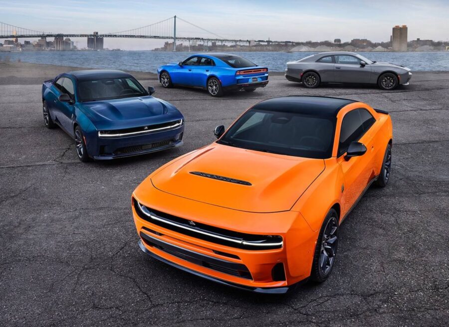 Dodge Charger 2026 - Após fracasso da versão elétrica esportivo ganha versão a combustão com 558 CV 9 dodge charger 2026