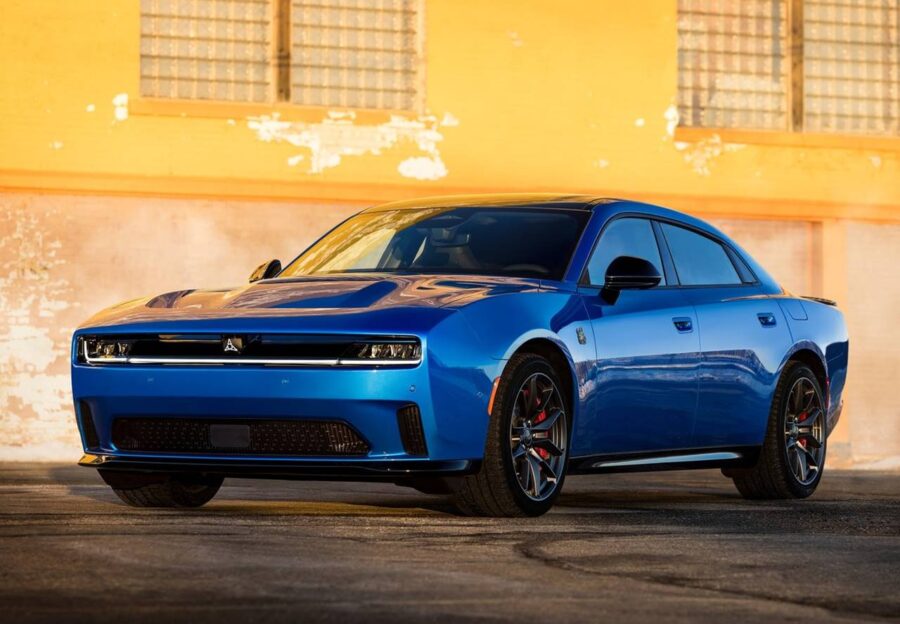 Dodge Charger 2026 - Após fracasso da versão elétrica esportivo ganha versão a combustão com 558 CV 1 dodge charger 2026