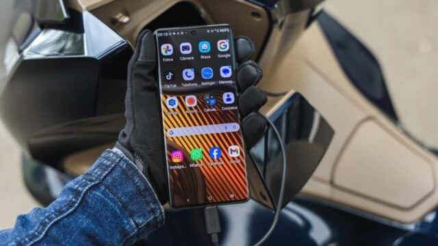 Honda PCX 2026 tomada USB