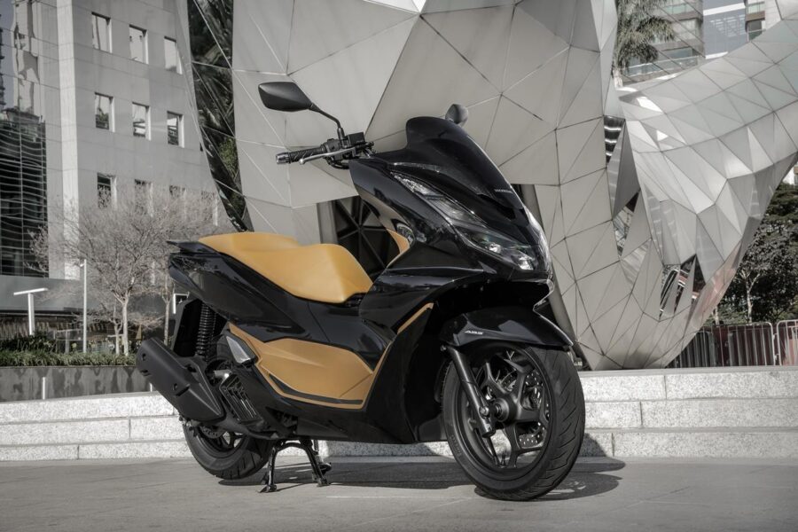 Honda PCX 2026 chega com novas opções de cores, preços partem de R$ 18.460 3 Honda PCX 2026
