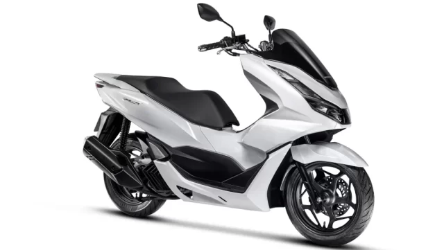 Honda PCX 2026 branca