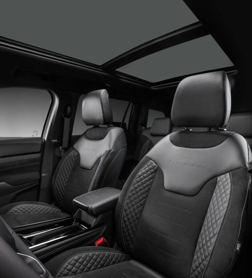 Jeep Commander 2026 chega com visual atualizado e mais barato para enfrentar os chineses. Confira o que mudou 9 jeep commander blackhawk interior