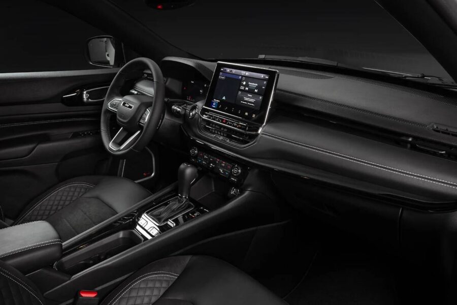 Jeep Compass 2026 fica R$ 20 mil mais barato e agora tem preço de T-Cross 2 Jeep Compass 2026 interior