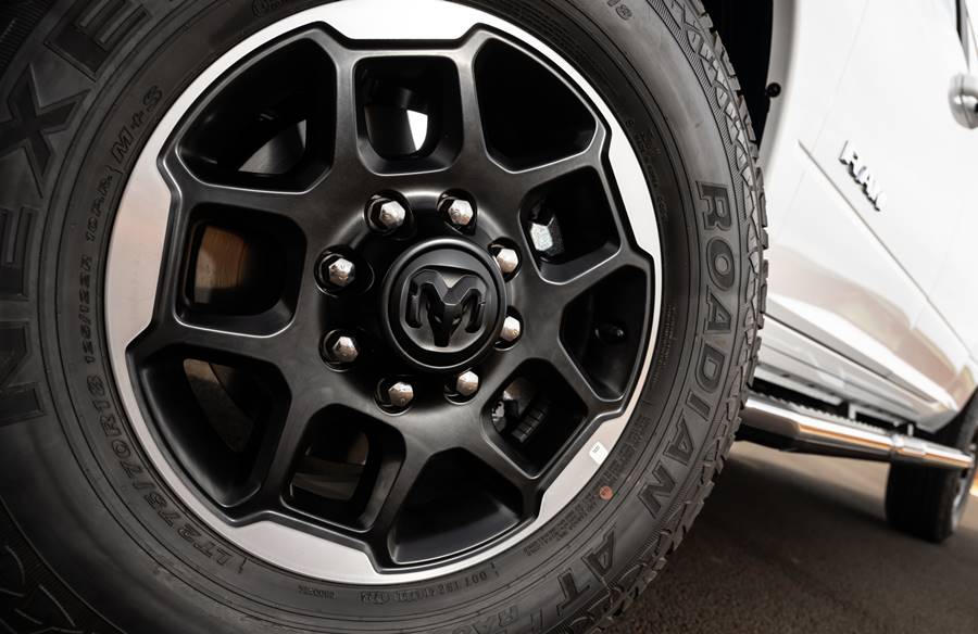 RAM 2500 2025 chega com novo motor e visual renovado por R$ 559.990 8 ram 2500