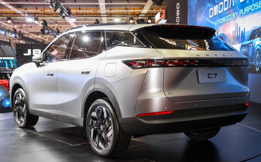 Omoda 7 - Em detalhes o SUV híbrido de 340 cv que chegará ao Brasil em setembro 7 omoda 7 2025