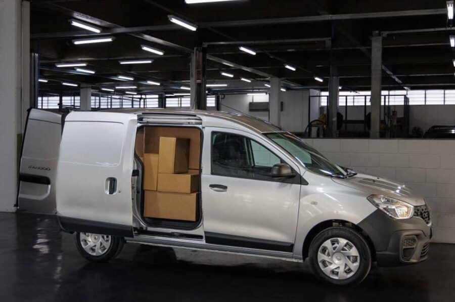 Renault Kangoo 2026 parte de R$ 118.200 e tem qualidades para superar a Fiat Fiorino 2 interior renault kangoo 2026