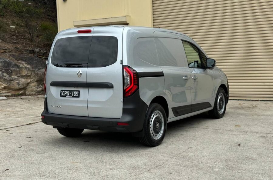 Renault Kangoo 2026 parte de R$ 118.200 e tem qualidades para superar a Fiat Fiorino 12 renault kangoo 2026