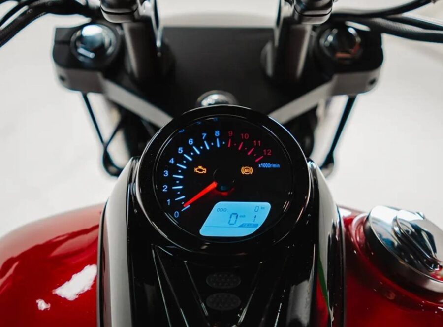 Shineray Iron 250 2025 - Traz uma interessante proposta custom acessível por R$ 21.990 11 painel shineray iron 250