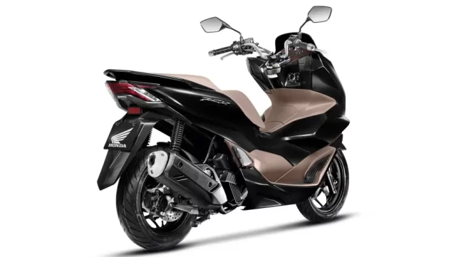 Honda PCX 2026 preta