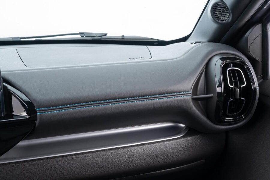 Citroën C3 2026 - Tem interior melhorado e fica mais equipado, preços partem de R$ 74.990 2 Citroen C3 2026 interior revestimento painel