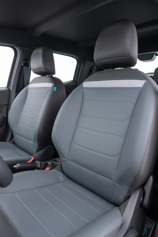 Citroën C3 2026 - Tem interior melhorado e fica mais equipado, preços partem de R$ 74.990 3 Citroen C3 2026 interior bancos dianteiros