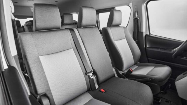 Toyota Hiace 2026 brasil interior bancos dianteiros