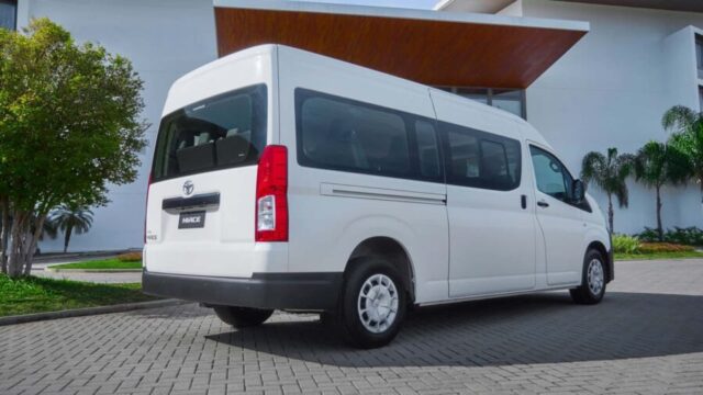 Toyota Hiace 2026 brasil traseira