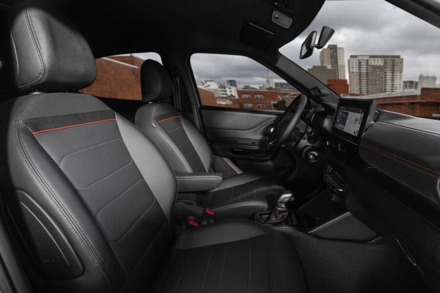 Citroën Basalt 2026 - Ganha interior melhorado e novos equipamentos sem mudar de preço 3 citroen basalt 2026 black edition interior