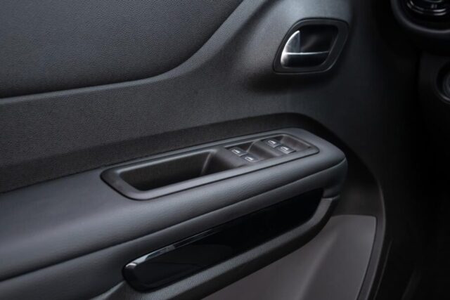 citroen basalt 2026 interior revestimento da portas