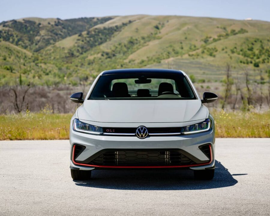 Jetta GLI 2026 - Com 231 CV sedan esportivo chega em outubro por R$ 269.900 2 jetta gli 2026