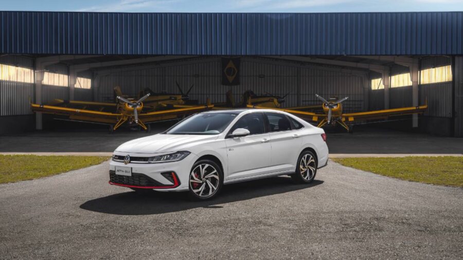 Jetta GLI 2026 - Com 231 CV sedan esportivo chega em outubro por R$ 269.900 5 Jetta GLI 2026
