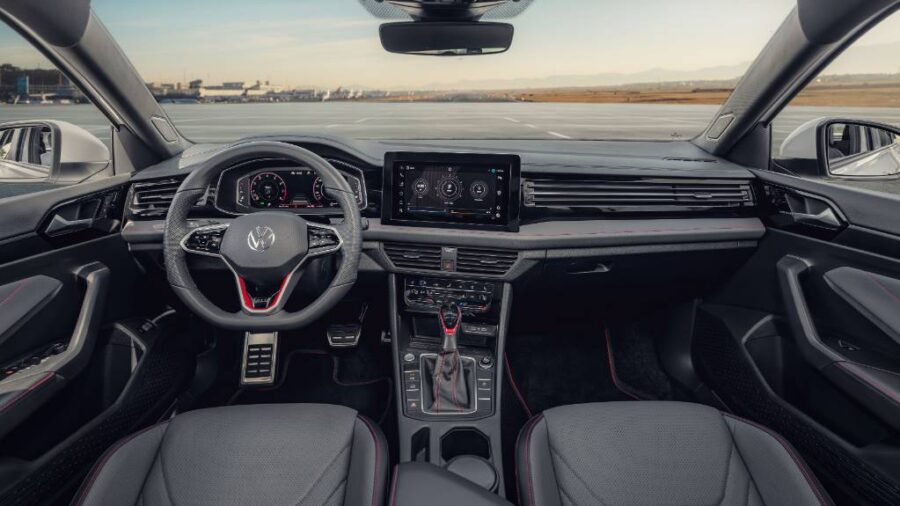 Jetta GLI 2026 - Com 231 CV sedan esportivo chega em outubro por R$ 269.900 6 Jetta GLI 2026 interior