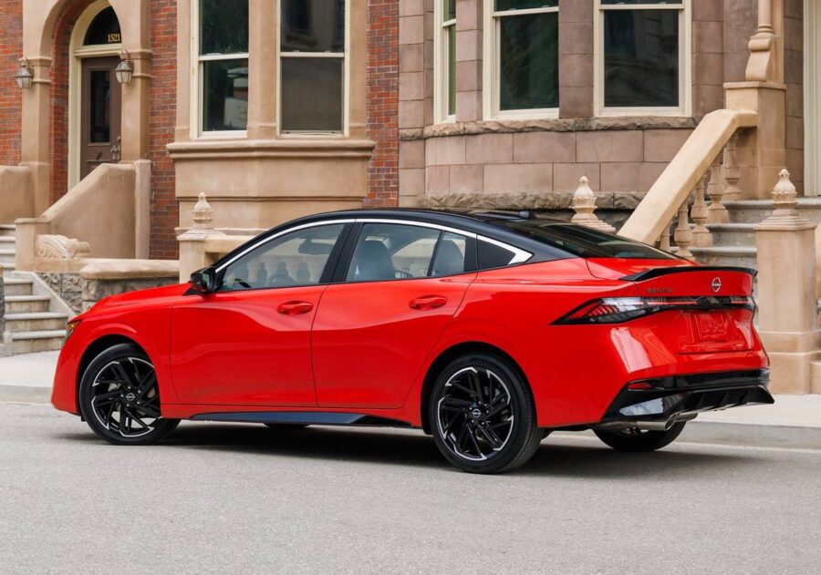 Novo Nissan Sentra 2026 é lançado oficialmente, muda por dentro e por fora, mas mantêm motor antigo 2 Nissan Sentra SR 2026