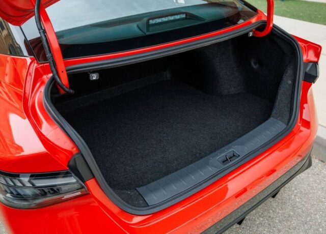 Nissan Sentra 2026 porta malas