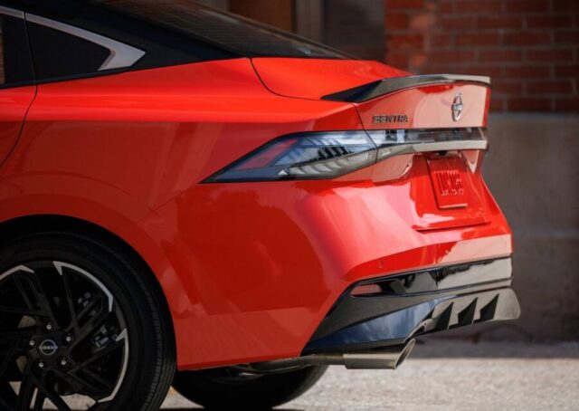 Nissan Sentra 2026 lanterna traseira